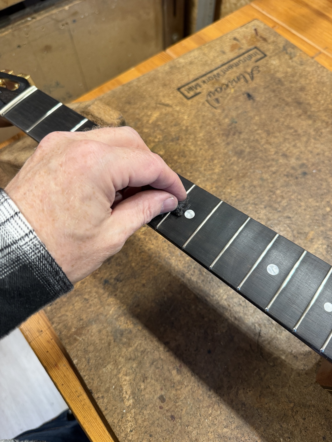 Why Does My Guitar Buzz or Rattle? โ Spot Leveling High Frets โ image 3