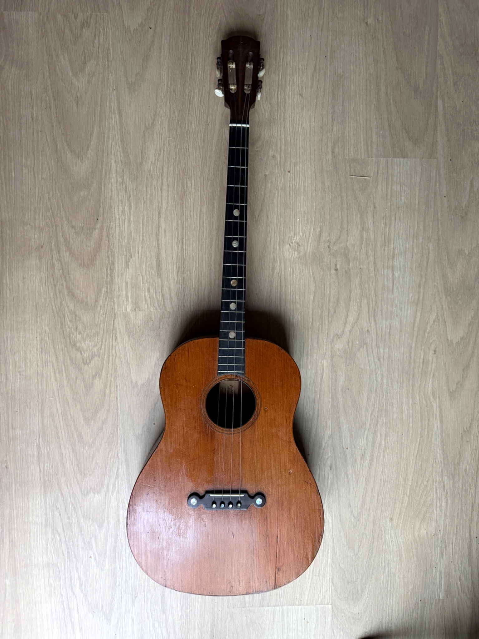 Vintage Danish 4-String Tenor Guitar – Attributed to Thorvald Lund – c. 1930